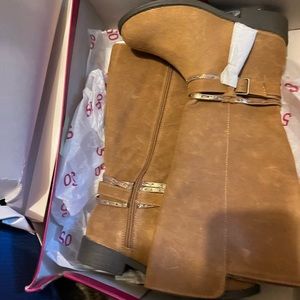 Chestnut girls boots